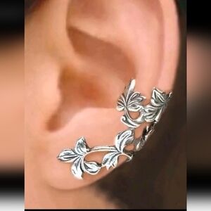✨3 FOR $28✨🆕️ SET OF TWO FILIGREE LEAF EAR CUFFS / CLIMBER- SILVER-TONE